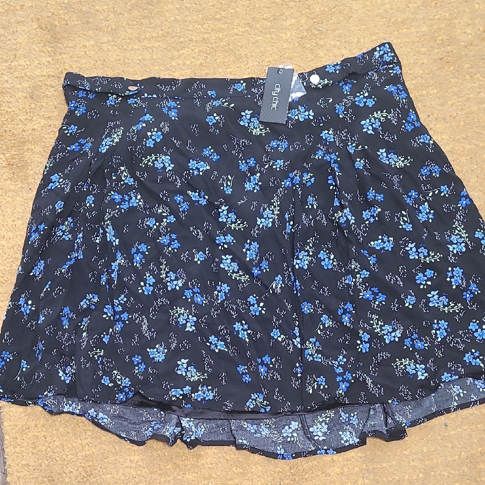 City Chic Floral Skirt